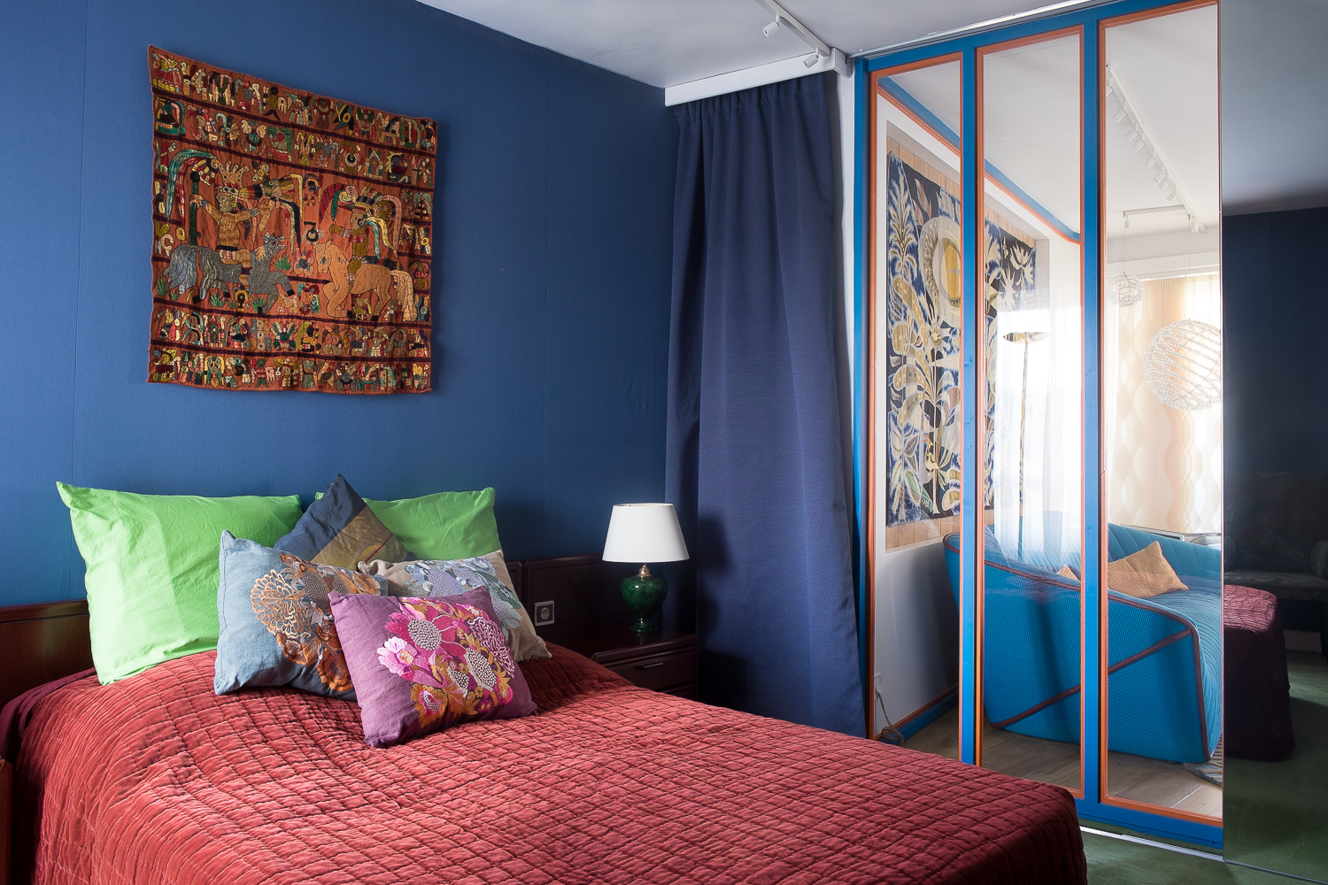 appartement, décoration, bleu, tapisserie, architecte, maéma, nicolas aubert-Maguéro, Rachel Marcus, chambre, couleur