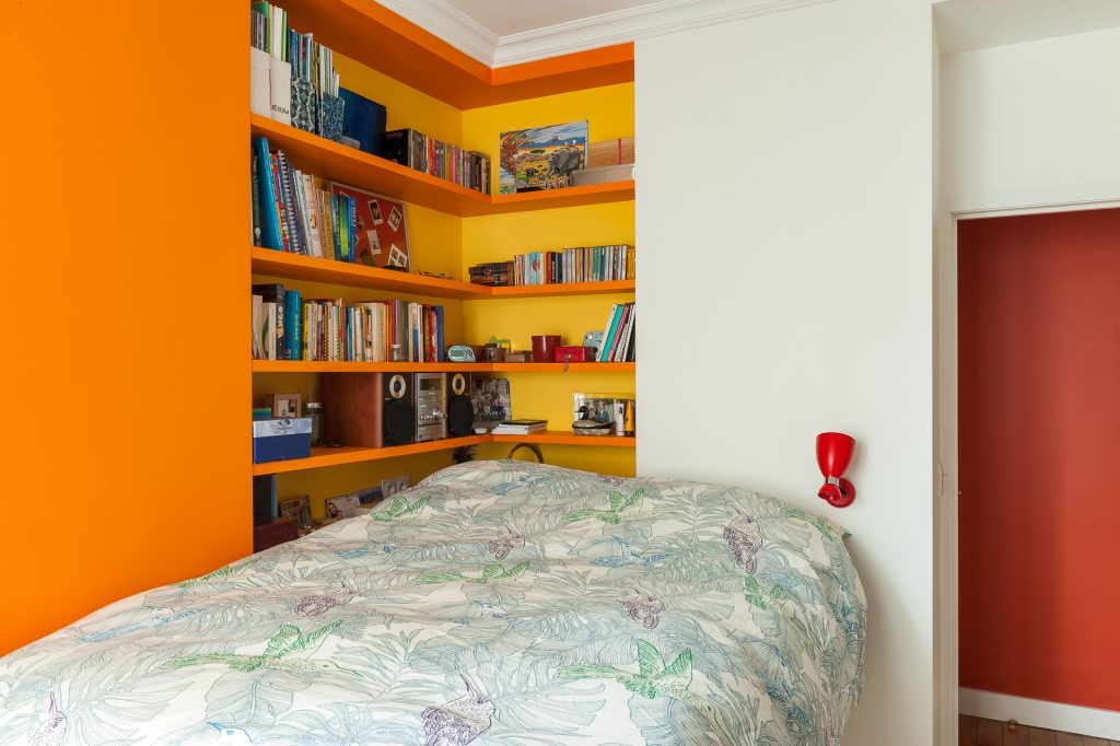 couloir-rouge-bibliotheque-trousso-paris