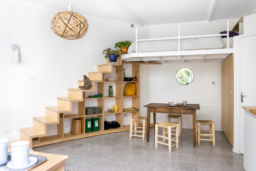 Studio-Mezzanine-escalier-bois-paris-tahan