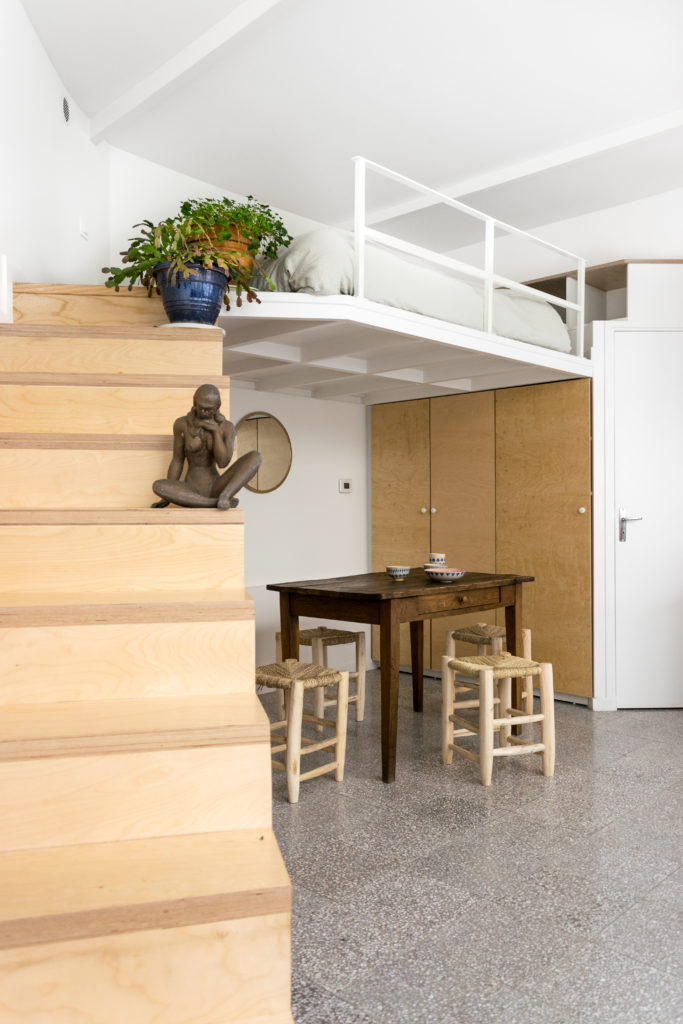 Studio-escalier-mezzanine-bois-paris-tahan