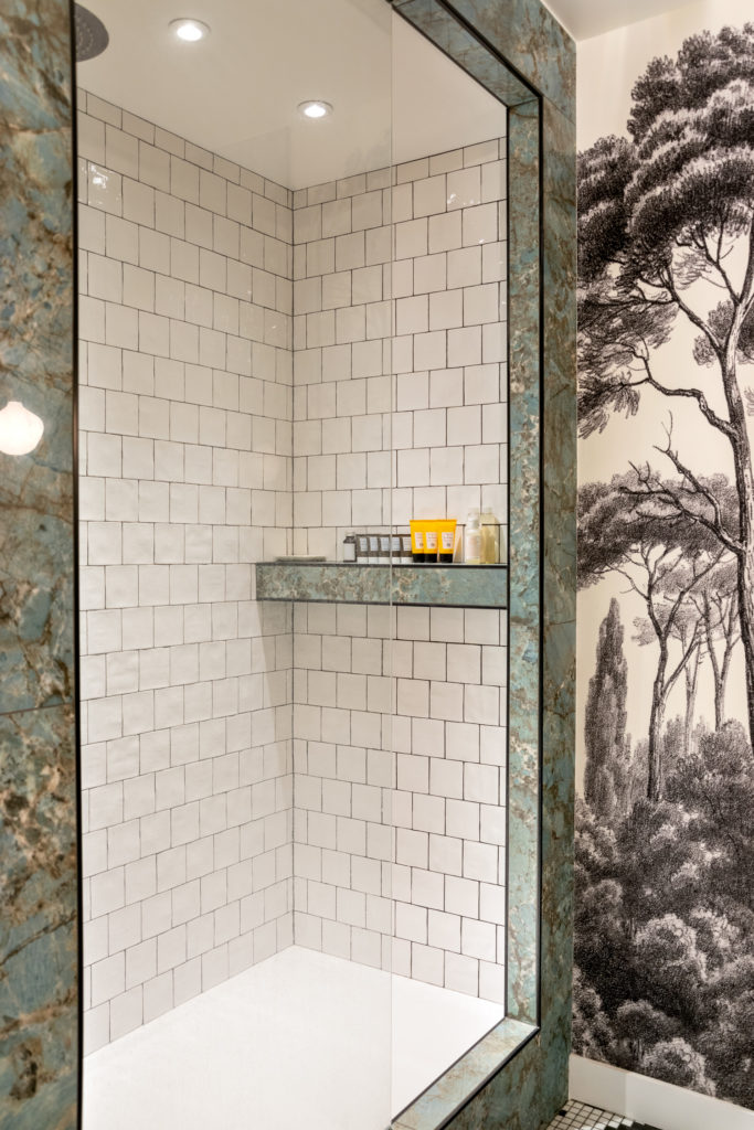 Douche-marbre-vert-blanc-papier peint-CROZATIER