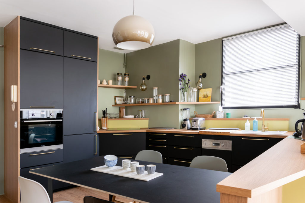 cuisine-bois-noir-vert-ouverteCROZATIER
