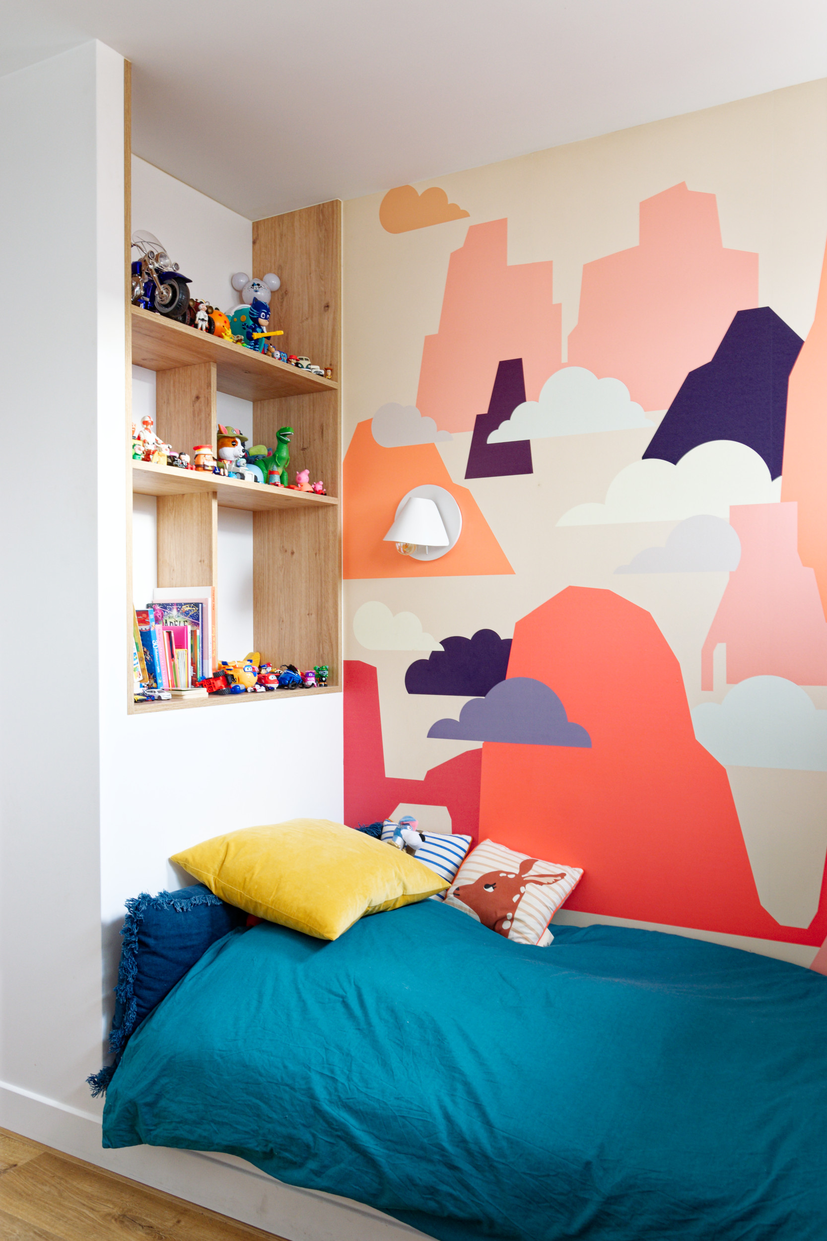 chambre-enfant-papier-peint-colore-bleu