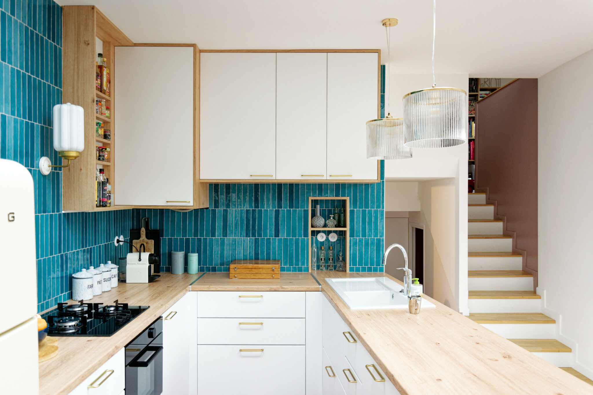 uisine-carrelage-bleu-u-colore-beau